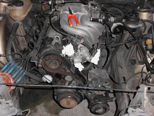 BMW M20B27 engine with removed water pump